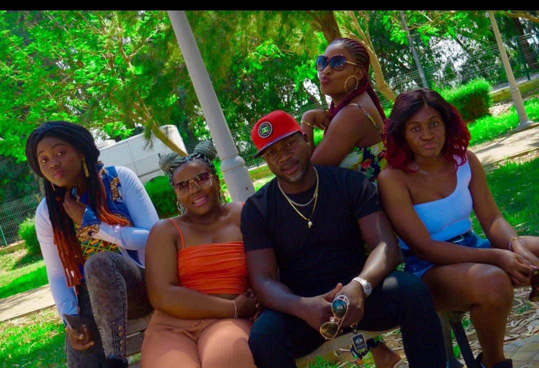 Franck Junior at work with a colleague